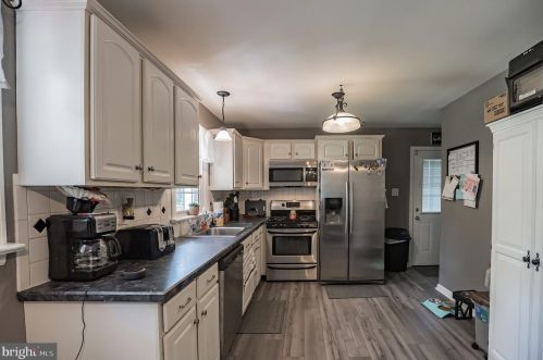 738 Chestnut Ave, West Deptford NJ 08097-1606 exterior