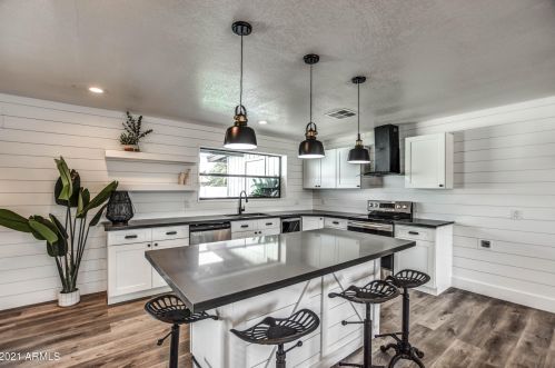 3212 Captain Dreyfus Ave, Phoenix AZ  85032-6146 exterior