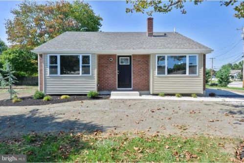 257 Columbus Dr, West Deptford, NJ 08051-1205