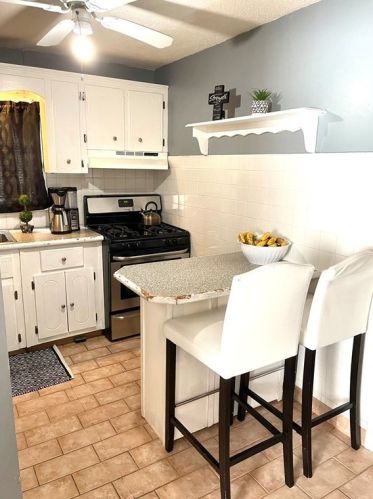 249 Griffin St, Fall River MA 02724-2735 exterior