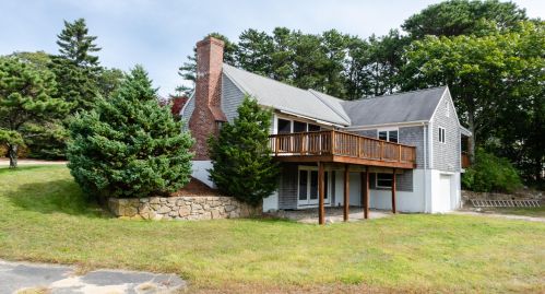 155 Great Nck Rd, Wareham MA 02571-2426 exterior