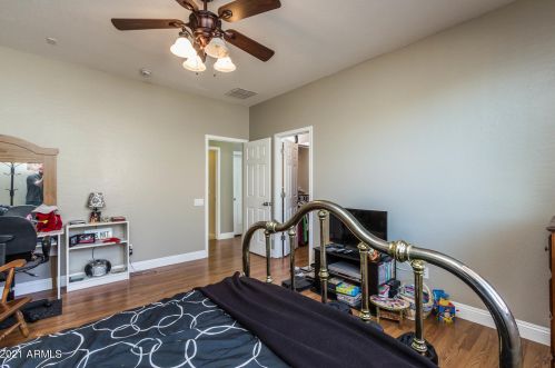 25303 51 Dr, Phoenix AZ 85031-3902 exterior