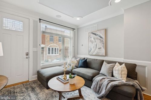 1525 Bouvier St, Philadelphia, PA 19146-4745