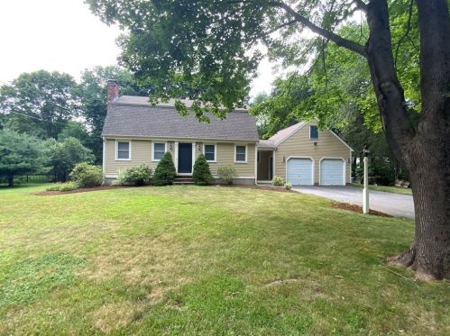 1105 South St, East Bridgewater, MA 02324-2953