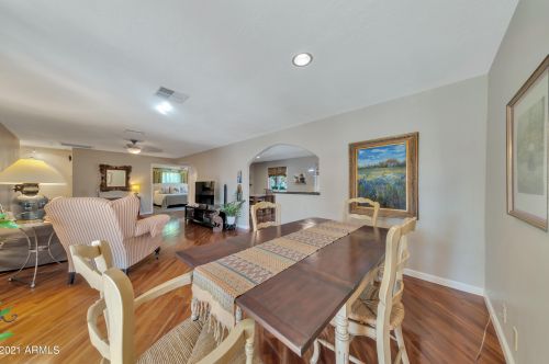 2542 42nd St, Phoenix AZ 85032-4729 exterior