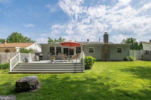 335 May Ave, West Deptford NJ 08096-1166 exterior