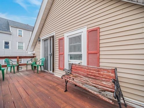 122 Clark St, New Bedford MA 02740-7023 exterior