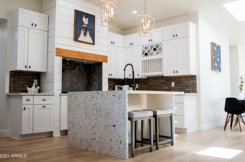 3307 43rd Pl, Phoenix AZ  85018-6422 exterior