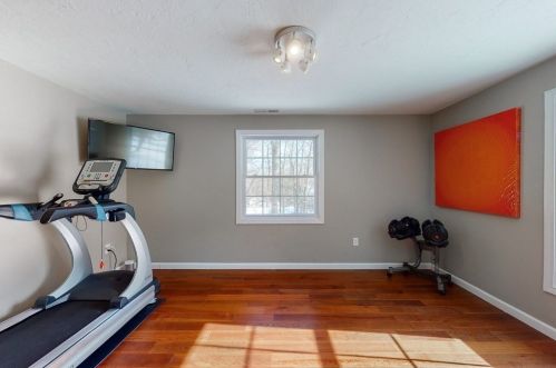 11 Colonial Dr, Shrewsbury MA  01545-1520 exterior