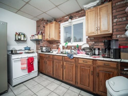 1025 Pleasant St, Weymouth MA 02189-2515 exterior