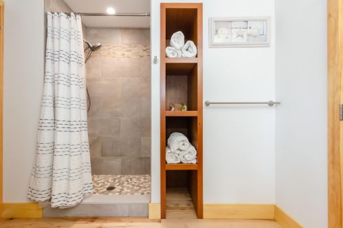 155 Great Nck Rd, Wareham MA 02571-2426 exterior