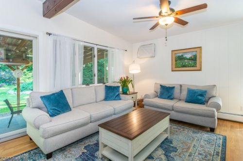 12 Birch Pl, Skyline Lakes, NJ 07456-1612