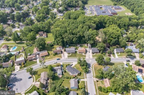 335 May Ave, West Deptford NJ 08096-1166 exterior