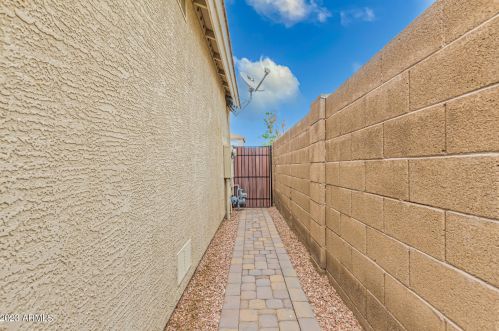 21844 40th Pl, Phoenix AZ  85050-7225 exterior