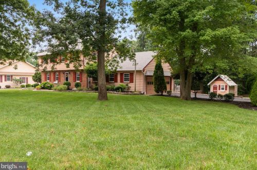 608 High St, West Deptford, NJ 08096-5706