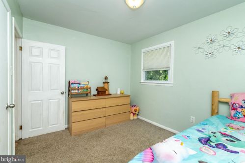 119 Military Dr, West Deptford NJ 08063-1506 exterior