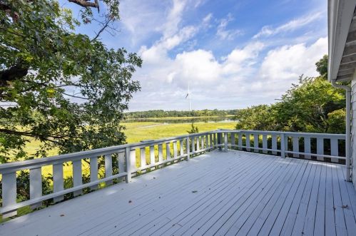 10 Chestnut Pl, Hingham, MA 02043-1412