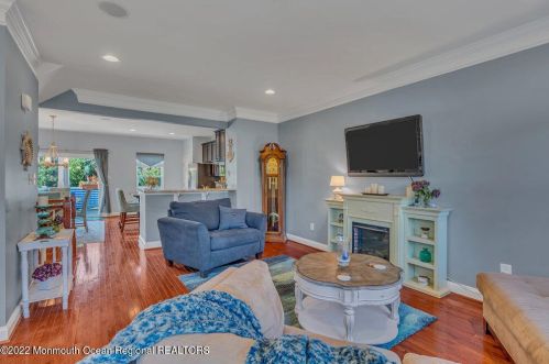 136 Kyle Dr, Tinton Falls NJ  07712-7537 exterior