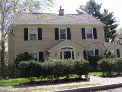 102 Ridge Ave, Newton, MA 02459-2535