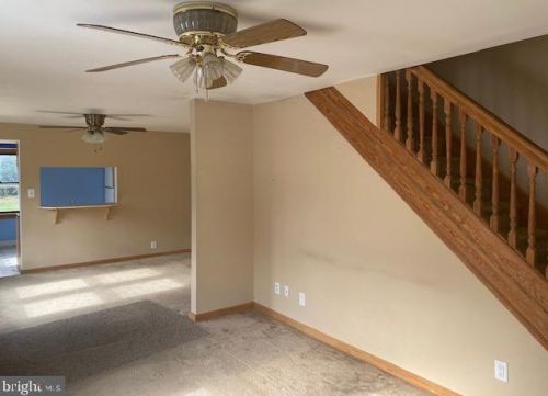 406 Dupont Ave, West Deptford NJ 08066-1169 exterior