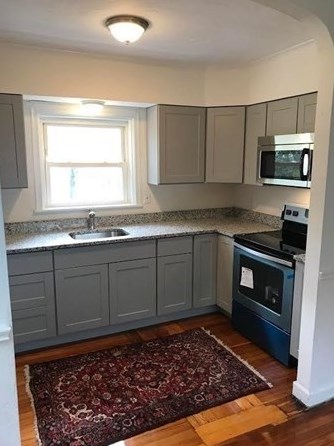 20 Beeching St, Worcester, MA 01602-1402