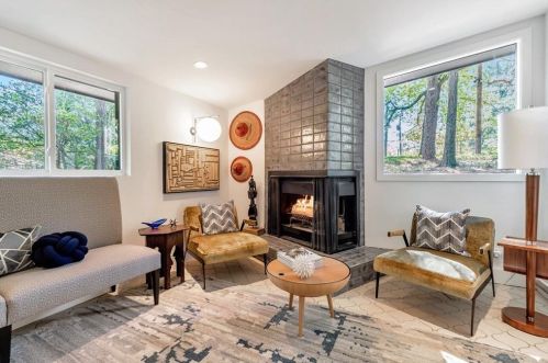 1506 Brook Valley Ln, Atlanta GA  30324-3212 exterior