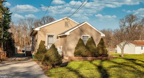 1366 Georgia Ave, West Deptford NJ 08093-1924 exterior