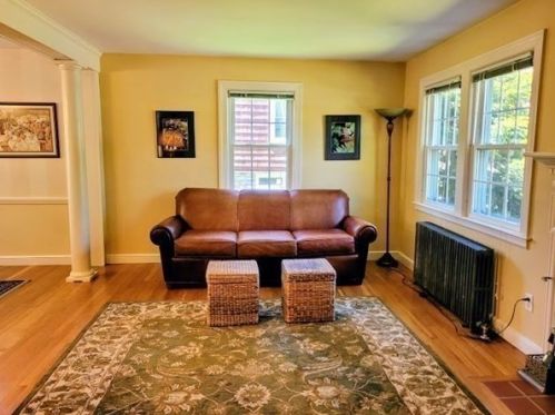 4 Ontario St, Worcester, MA 01606-2116