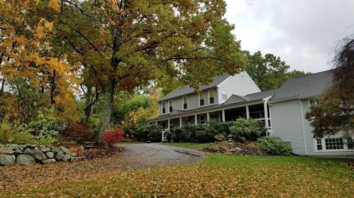 9 Parmenter Rd, Southborough MA exterior