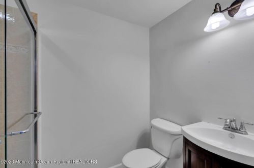 111 Picadilly Dr, Jackson Twp NJ  08527-1290 exterior