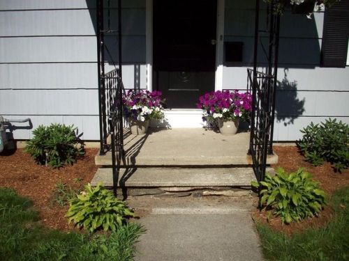 24 Abington St, Worcester, MA 01603-1102