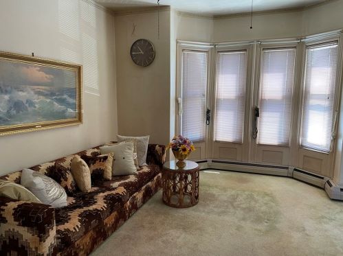 323 Purchase St, New Bedford MA 02740-5739 exterior