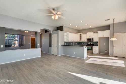 519 Anderson Ave, Phoenix AZ 85023-2211 exterior