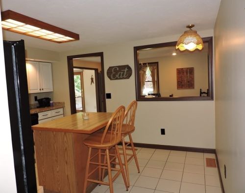 30 Jones Rd, Sutton MA 01590-2705 exterior