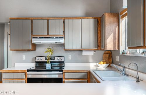 2030 Lucky John Dr, Park City UT 84060-6920 exterior