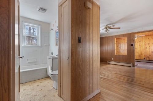 83 Litchfield Ave, Dracut MA 01826-2565 exterior