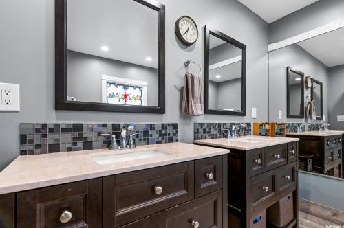 7993 Erique Way, Sandy UT 84093-6422 exterior