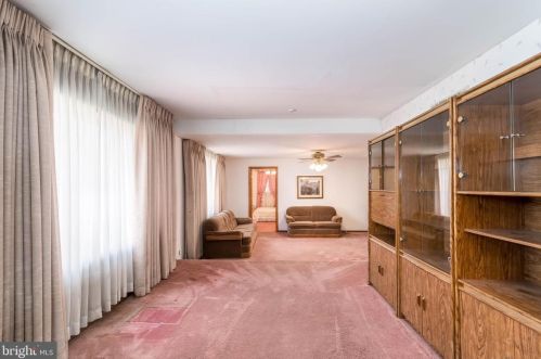 1851 Pt Pleasant Ave, West Deptford NJ 08096-4324 exterior