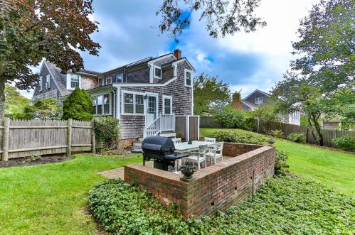 156 Chatham Bars Ave, Chatham MA 02633-2343 exterior