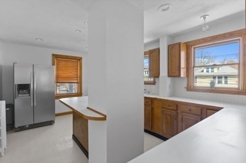 13 Osborne Rd, Arlington MA 02474-8830 exterior