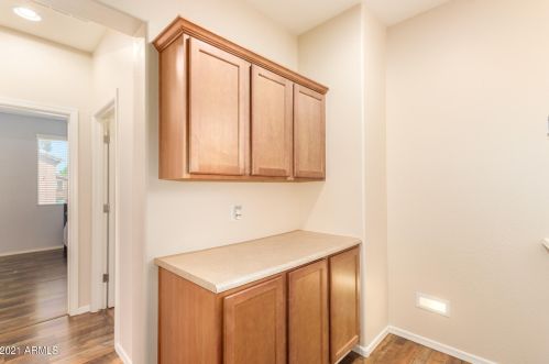 1948 77th Gln, Phoenix AZ 85035-5055 exterior