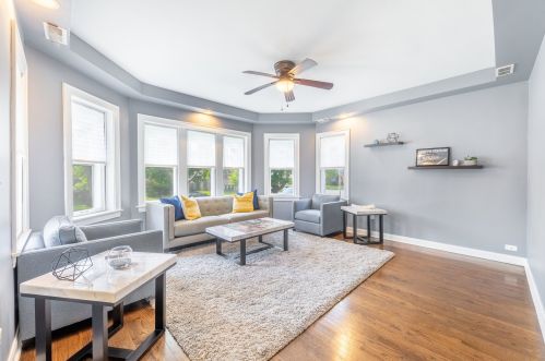 1907 Wenonah Ave, Forest View, IL 60402-1666