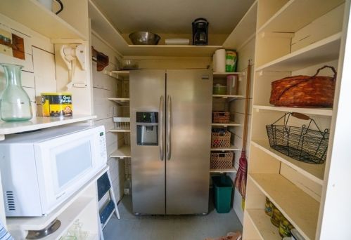 77 Mcclellan St, Amherst MA 01002-2012 exterior