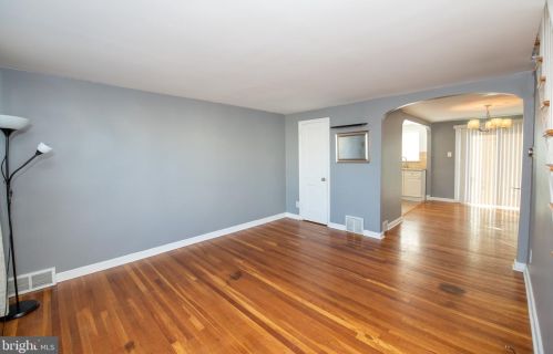 4443 Allen St, Philadelphia, PA 19137-2012