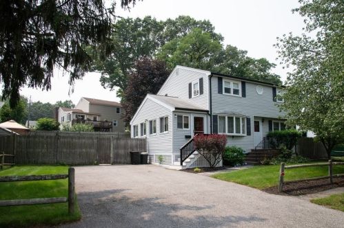 25 Blair Ter, Peabody, MA 01960-5105
