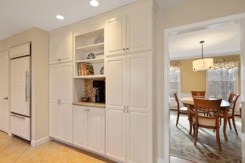 84 Leavitt St, Hingham MA 02043-2973 exterior