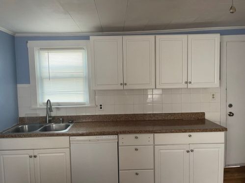 10 Lanes Ave, Taunton MA  02780-1946 exterior