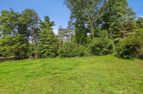 218 Western Cir, Montgomery MA 01085-3423 exterior