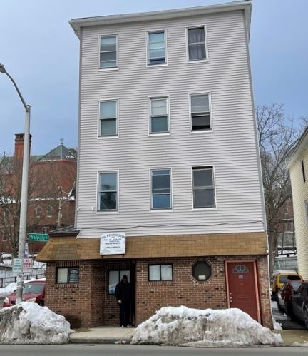 170 Canterbury St, Worcester MA 01603-2842 exterior