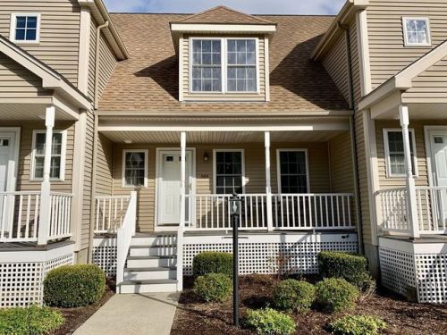 305 West St, East Bridgewater, MA 02333-1811